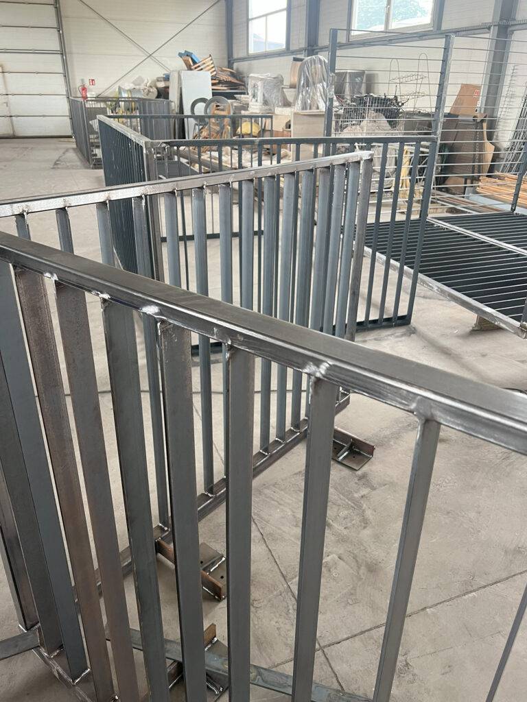 Balustrady stalowe w produkcji